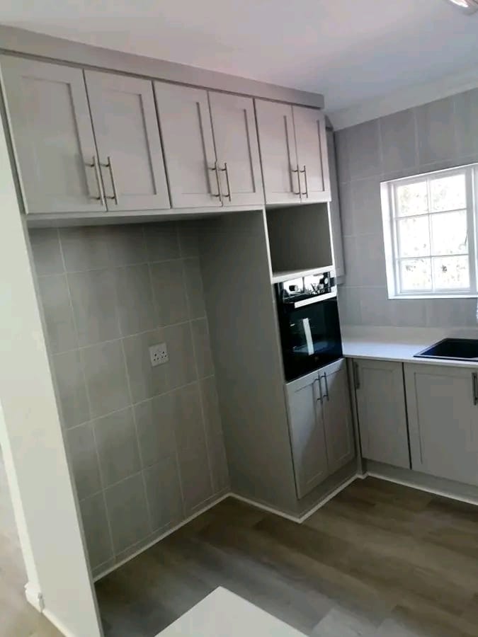 Kitchen Tiling & Cabinetry